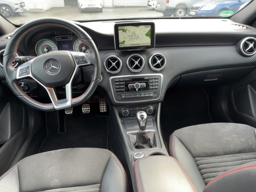 MERCEDES-BENZ A 180 BlueEfficiency AMG Sport Line