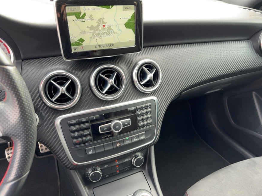 MERCEDES-BENZ A 180 BlueEfficiency AMG Sport Line