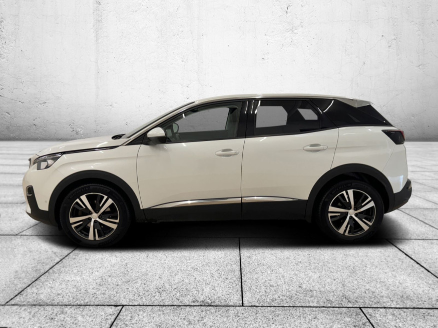 PEUGEOT 3008 Allure PureTech 130 EAT8, LED