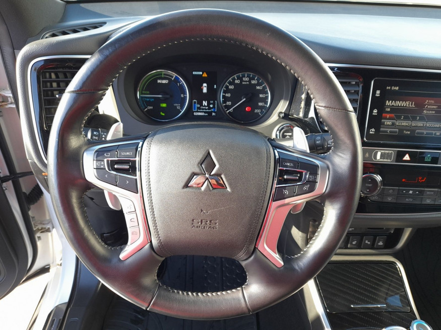 MITSUBISHI Outlander 2.4 Plug-In Intro Edition 4WD