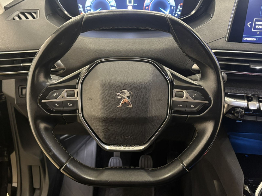 PEUGEOT 5008 Allure Pure Tech 130, LED