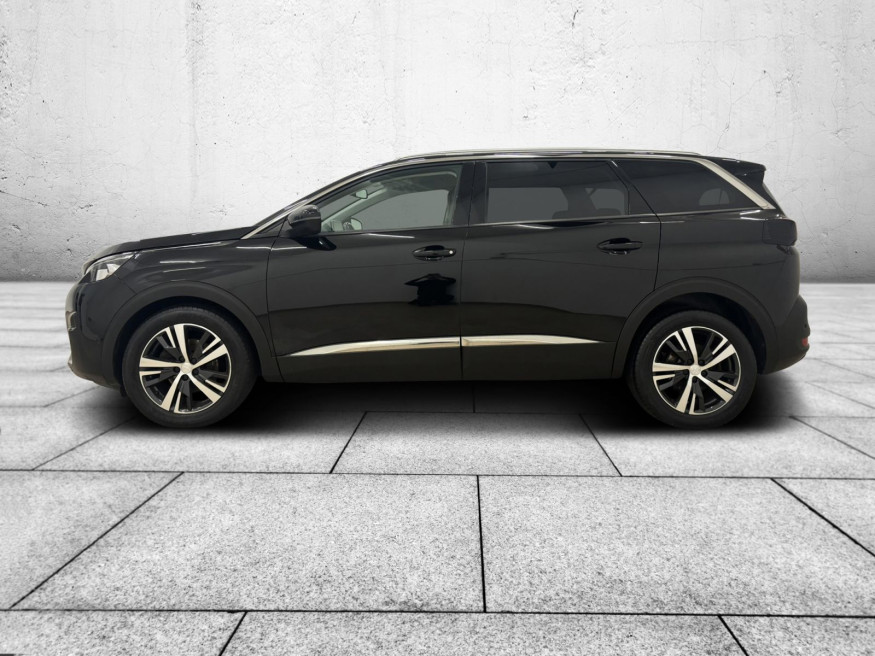 PEUGEOT 5008 Allure Pure Tech 130, LED