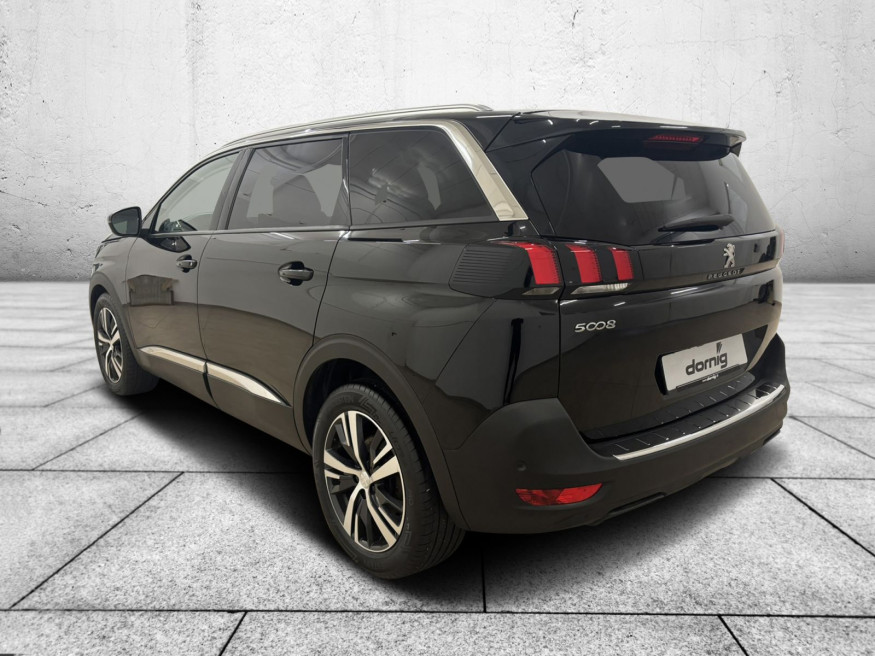 PEUGEOT 5008 Allure Pure Tech 130, LED