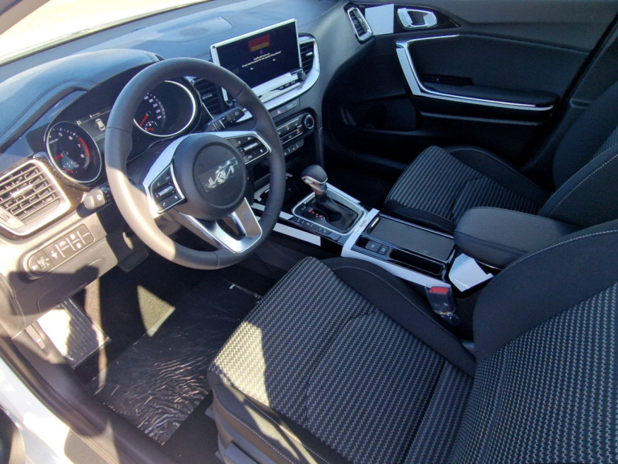 KIA Ceed SW 1.5T-GDi 140 Vision DCT7